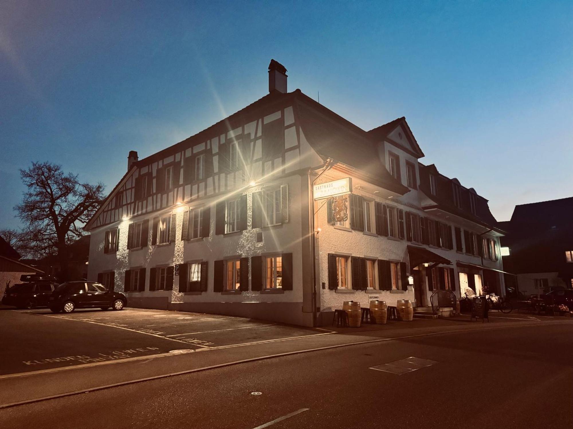 Gasthaus Zum Loewen Neftenbach Exterior photo